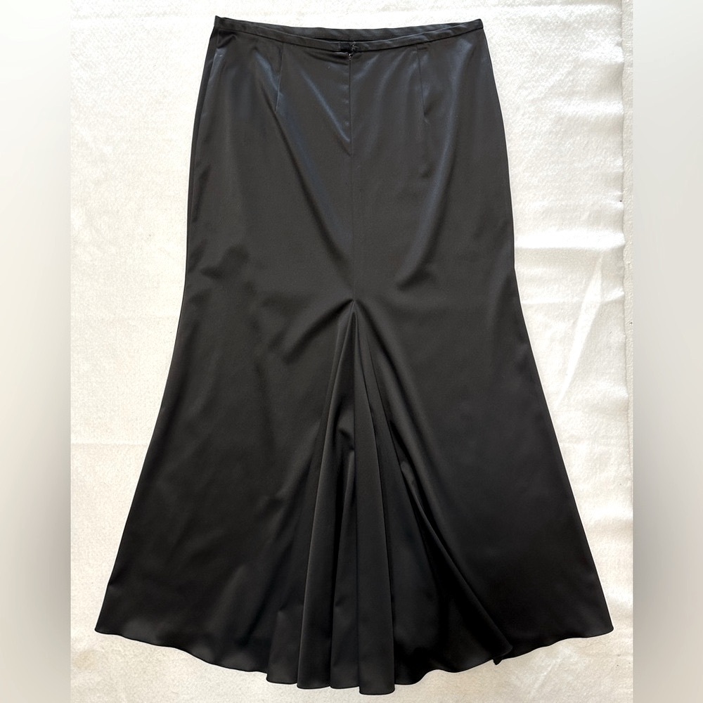 JS Collections Black Satin Maxi Skirt - Picture 2 of 11